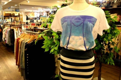 レディースのTシャツ