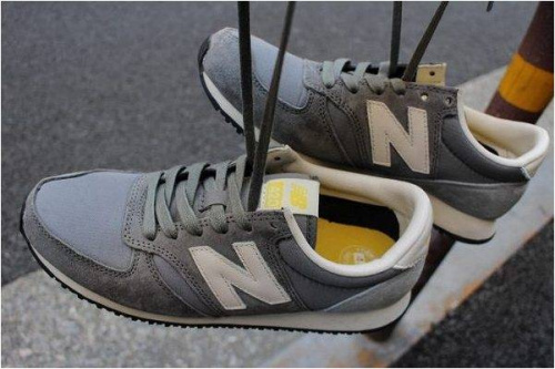 レディースのスニーカー