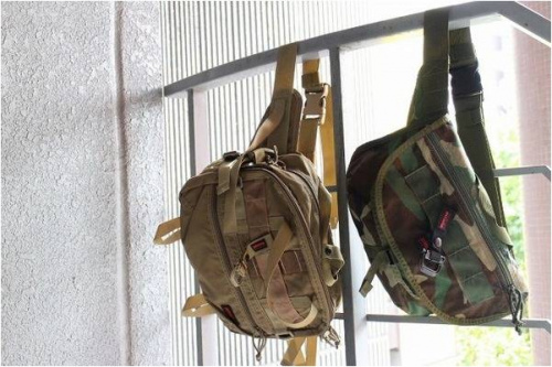 メンズのバッグ