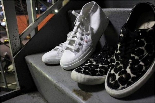 レディースのスニーカー