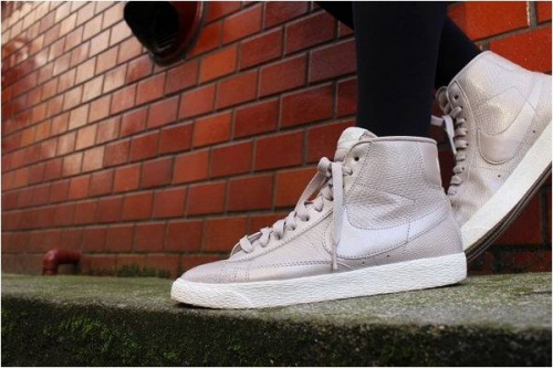 スニーカーのNIKE