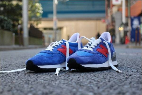 シューズ・バッグのスニーカー