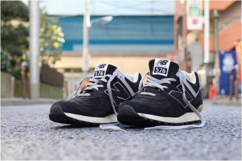 スニーカーのNEW BALANCE