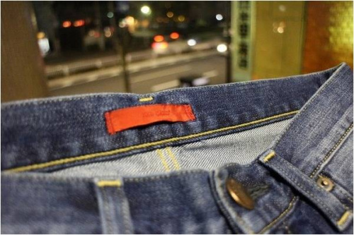 ジーンズのRED CARD