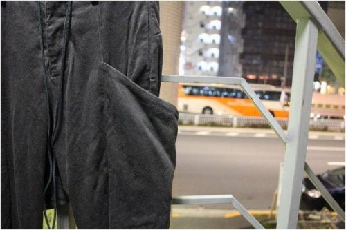 ボトムスのサルエルパンツ