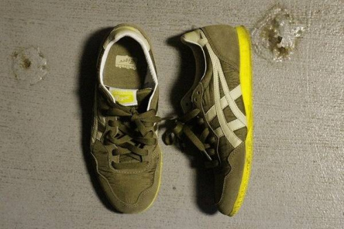 スニーカーのオニツカタイガー