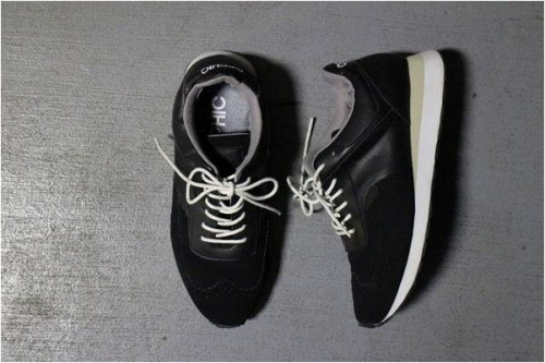 メンズのスニーカー