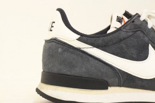 シューズ・バッグのスニーカー