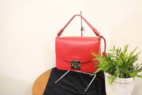 メトロポリスのコート