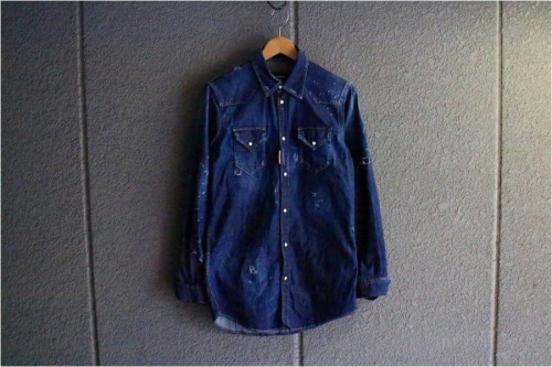 ﾃﾞﾆﾑｼｬﾂのDSQUARED2