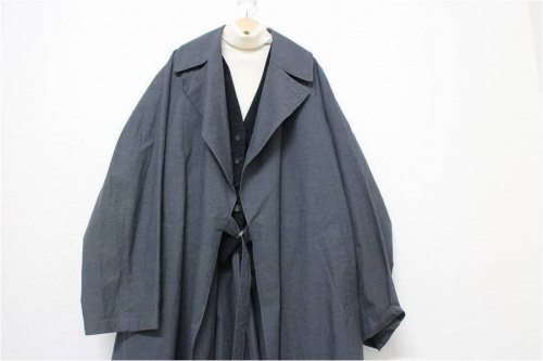 スプリングコートのコモリ