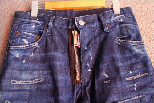 ディースクのSKATER JEANAS