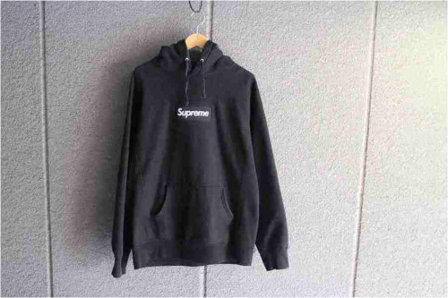 シュプリームのSPUREME