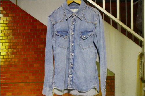 レミレリーフのデニムシャツ