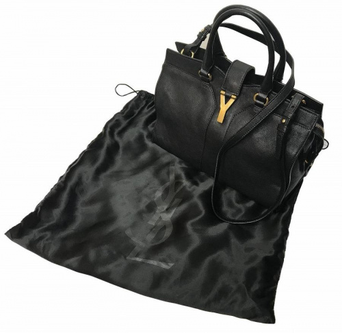 YVES SAINT LAURENTのイブサンローラン