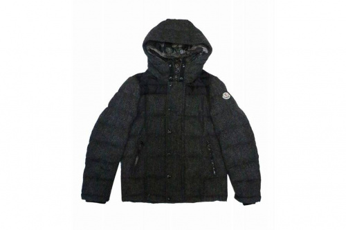 トップスのダウンジャケット