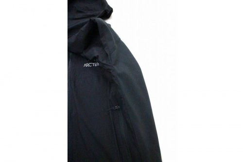 アークのナイロンジャケット