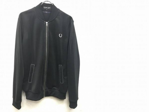 ラグジュアリーブランドのcomme des garcons