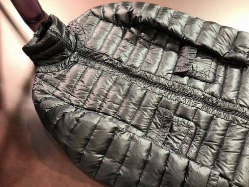 買取入荷のMONCLER