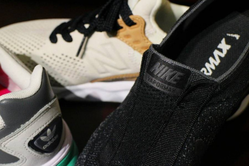 スニーカーの買取入荷