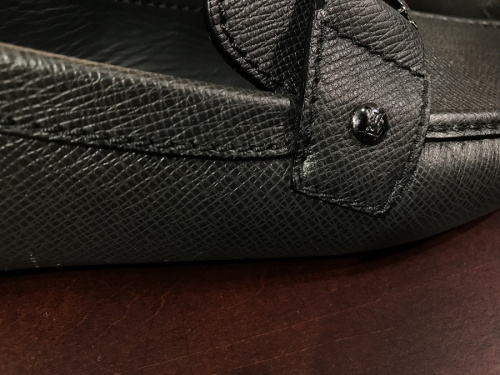 ルイヴィトンのローファー