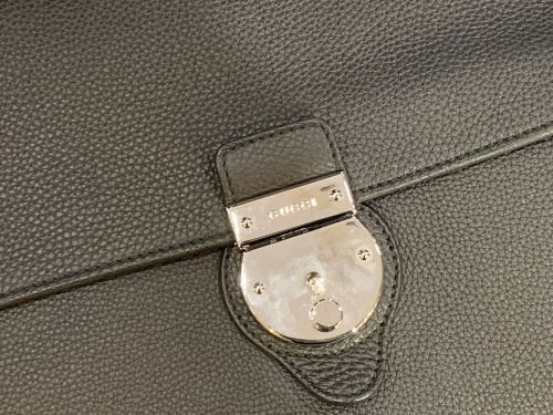 グッチのブリーフケース