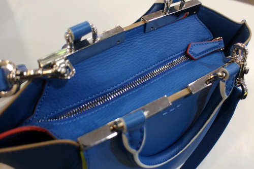 FENDI フェンディ