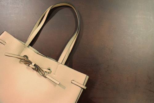 買取入荷のキャリアファッション