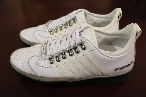 スニーカーの葛西