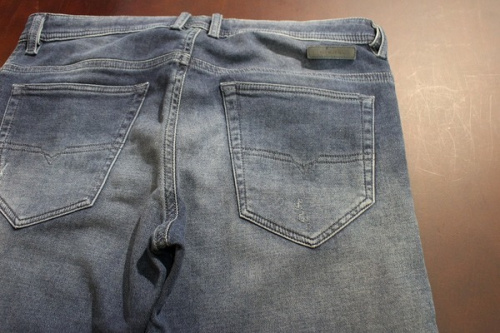 ディーゼルのデニムパンツ