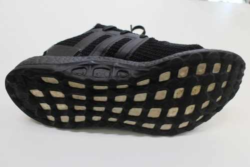 ワイスリーのローカットスニーカー