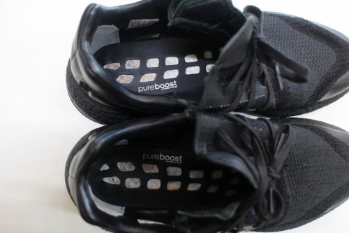 ローカットスニーカーの葛西