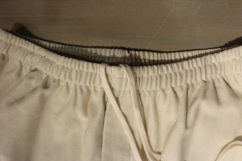 イージーパンツのパンツ