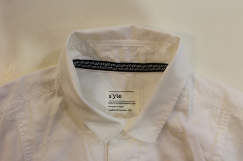 サイトのシャツ