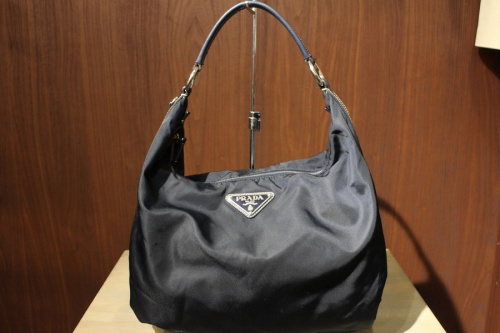 プラダのバッグ