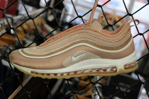 エアーマックスのスニーカー