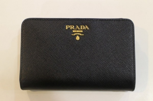 プラダの財布