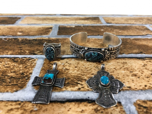 スターリングシルバーのインディアンジュエリー