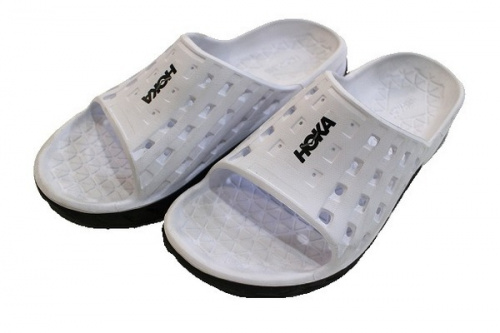 スポーツブランドのHOKAONEONE