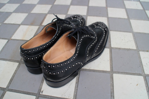 ドレスシューズのスタッズシューズ