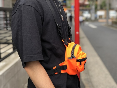 ボディバッグの葛西