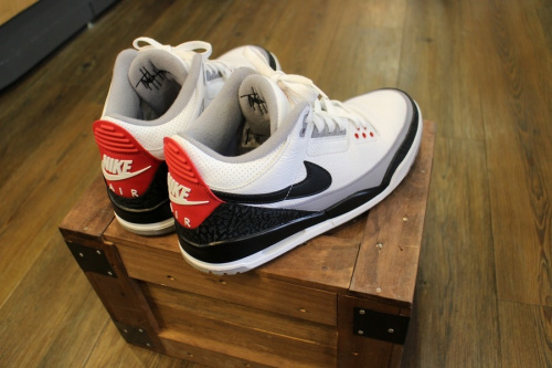 AQ3835-160のTINKER HATFIELD