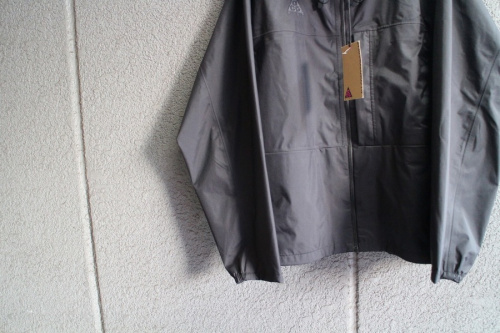 ナイロンジャケットの葛西