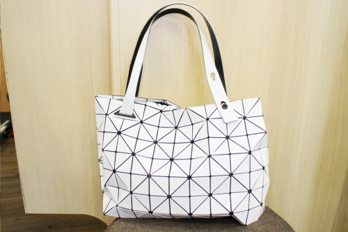 BAOBAO ISSEYMIYAKEのﾊﾞｵﾊﾞｵｲｯｾｲﾐﾔｹ