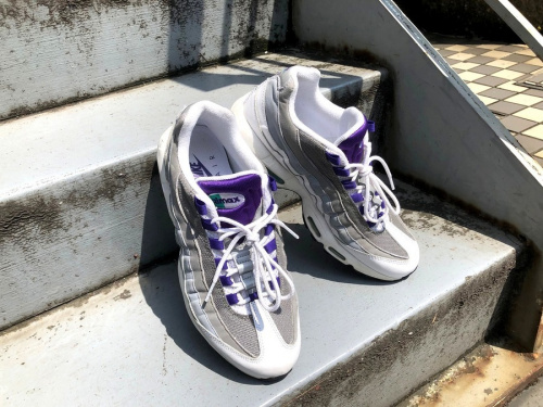 スニーカーのNIKE