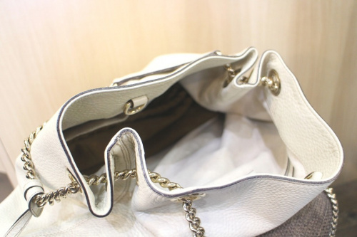 ソーホーのチェーンショルダーバッグ