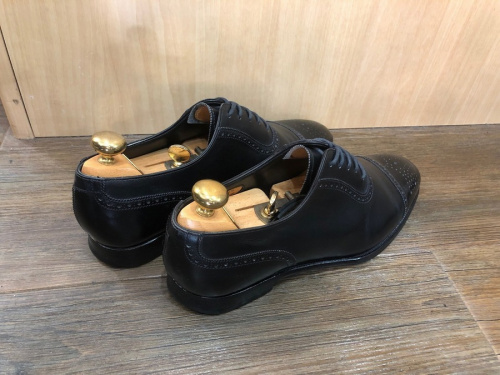 ジョージ クレバリーのメダリオンシューズ