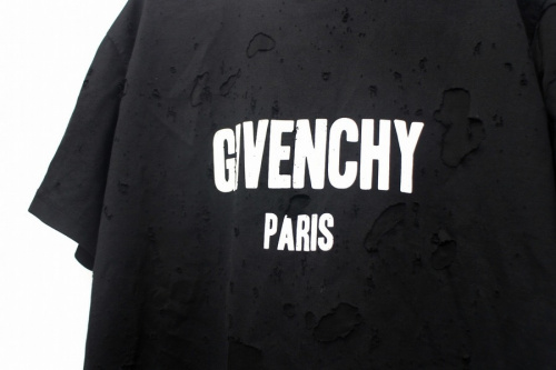 GIVENCHYのジバンシー
