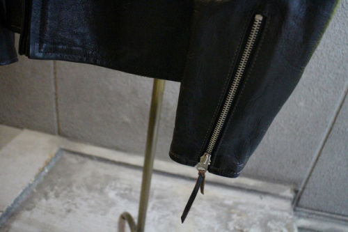 レザージャケットの葛西　古着屋