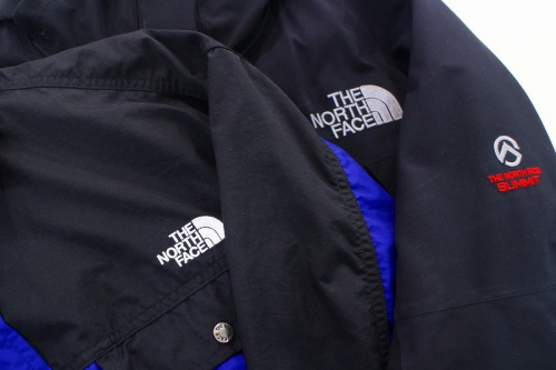 アウトドアブランドのTHE NORTH FACE